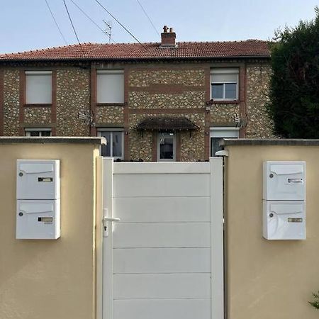 Logement 10 Minutes De Rouen Oissel Exterior foto