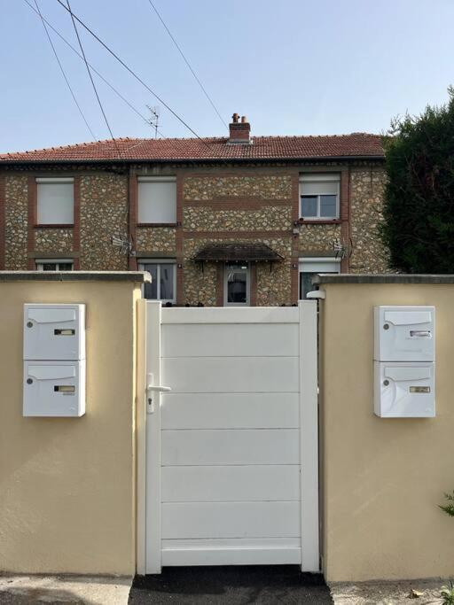 Logement 10 Minutes De Rouen Oissel Exterior foto